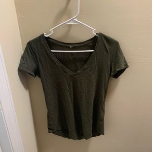 LULULEMON TSHIRT